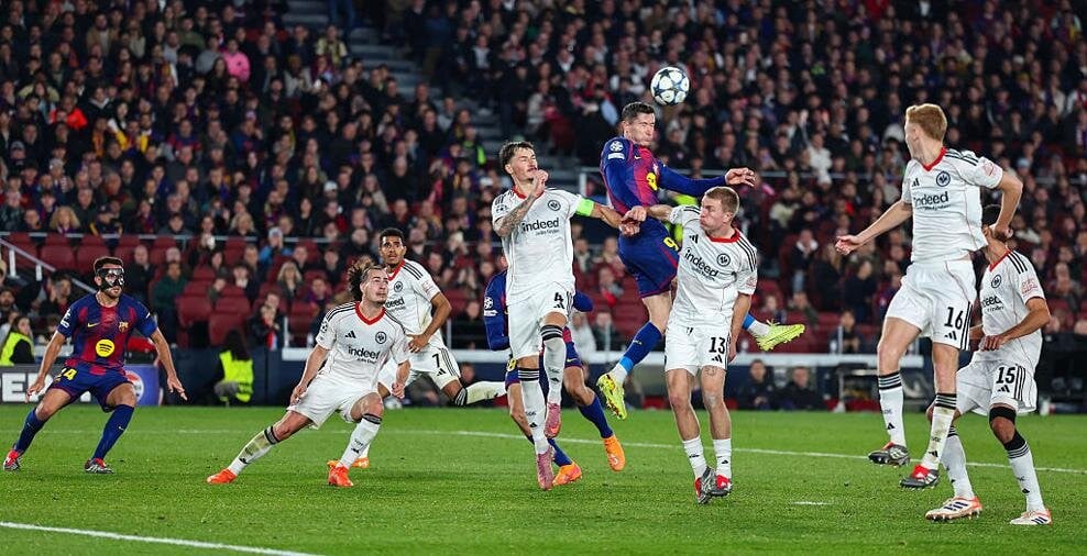 editorial_uefa_com fbl eur c1 barcelona frankfurt.jpg