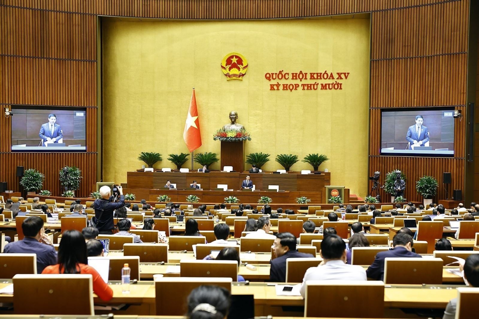 ຄຳບັນຍາຍຮູບພາບ