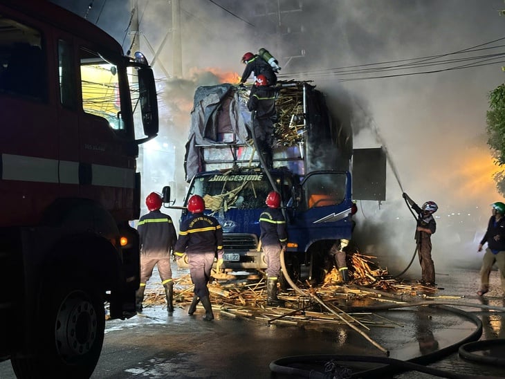 bốc cháy - Ảnh 3.