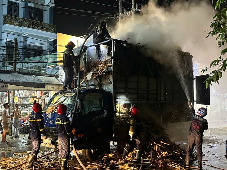 bốc cháy - Ảnh 4.