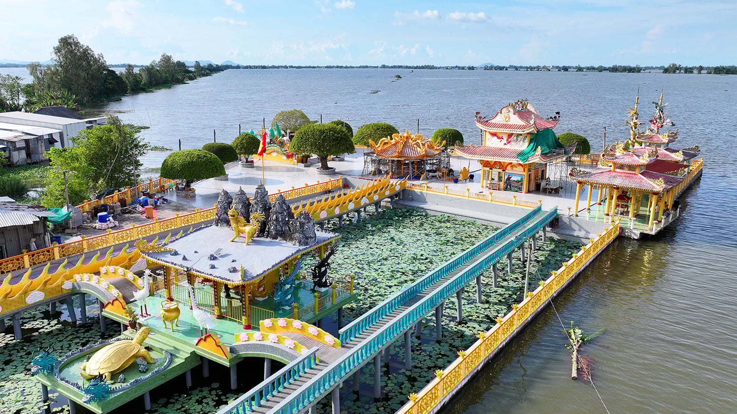 ເຈັດທົ່ງນາທີ່ສວຍງາມຢູ່ກາງນ້ໍາ