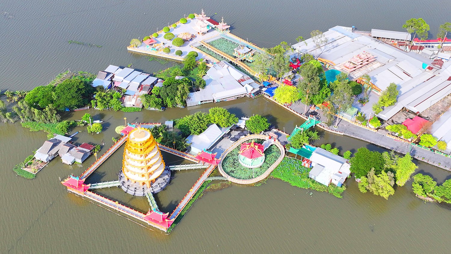 ເຈັດທົ່ງນາທີ່ສວຍງາມຢູ່ກາງນ້ໍາ