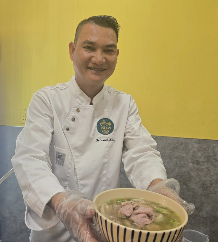 فو هانگ تو: فوی مخلوط تند و خوش طعم با سسی غلیظ و غنی - عکس ۱. Phở Hùng Tô - Ảnh 3.