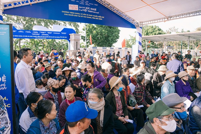 Long Châu đón khách hàng thứ 33 triệu: Cột mốc tự hào trên hành trình kiên tâm chăm sóc sức khỏe Việt Nam- Ảnh 4.