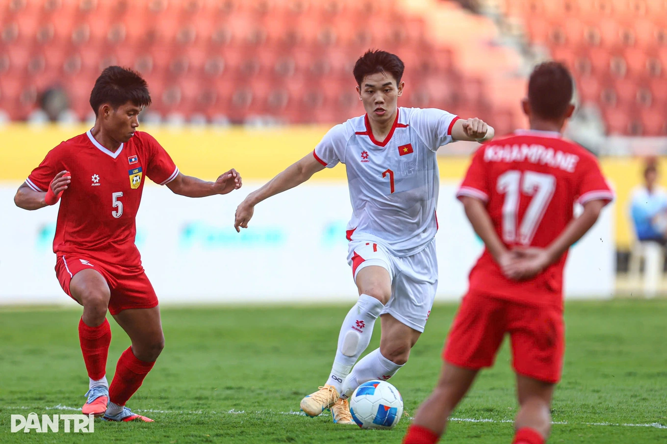 u22-viet-nam-u22-lao-17jpg-1764755605325.webp