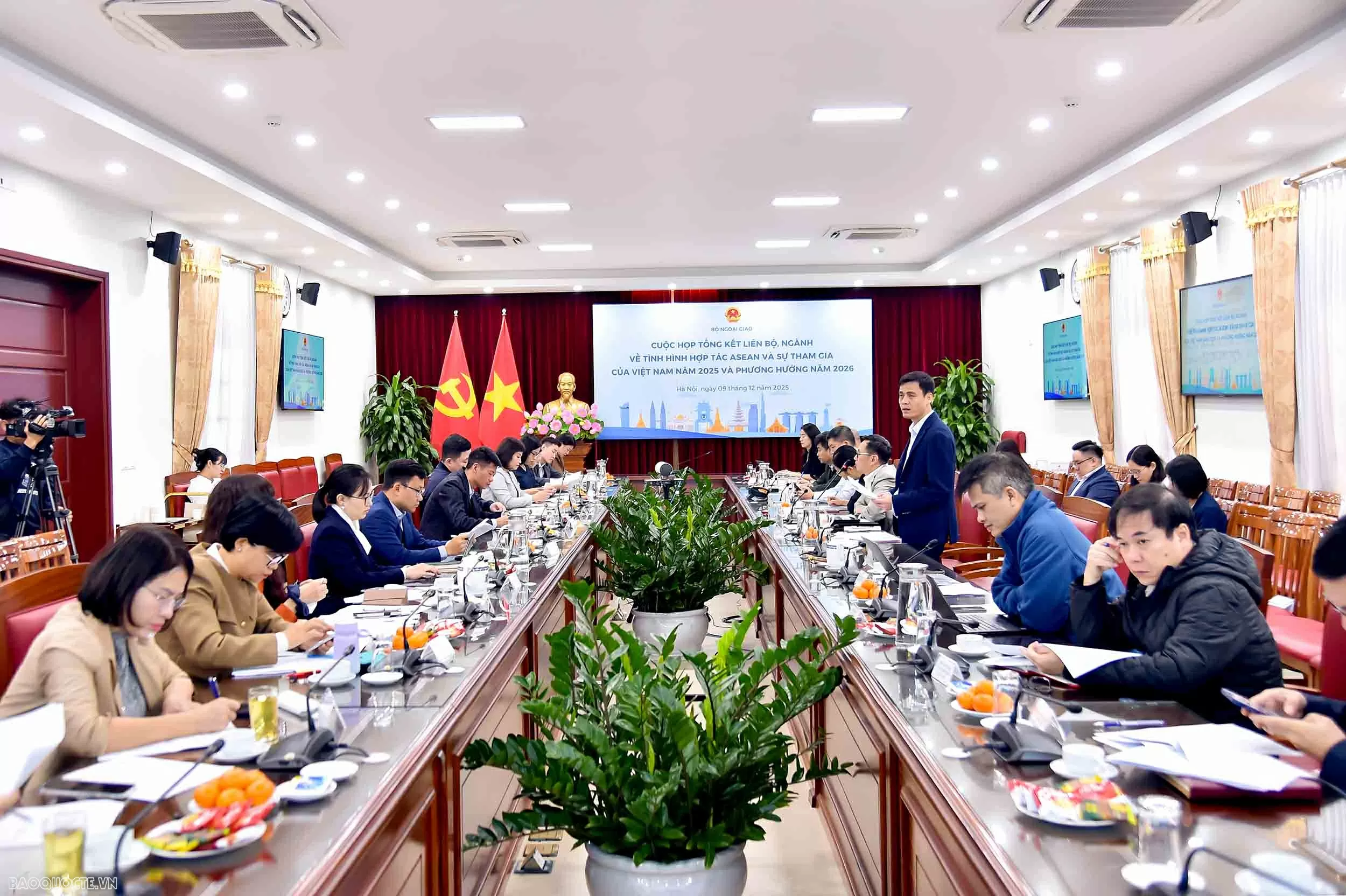 Vietnam, ASEAN Topluluğu 2045'in inşasında proaktif rolünü teyit ediyor. Việt Nam khẳng định vai trò chủ động xây dựng cộng đồng ASEAN 2045