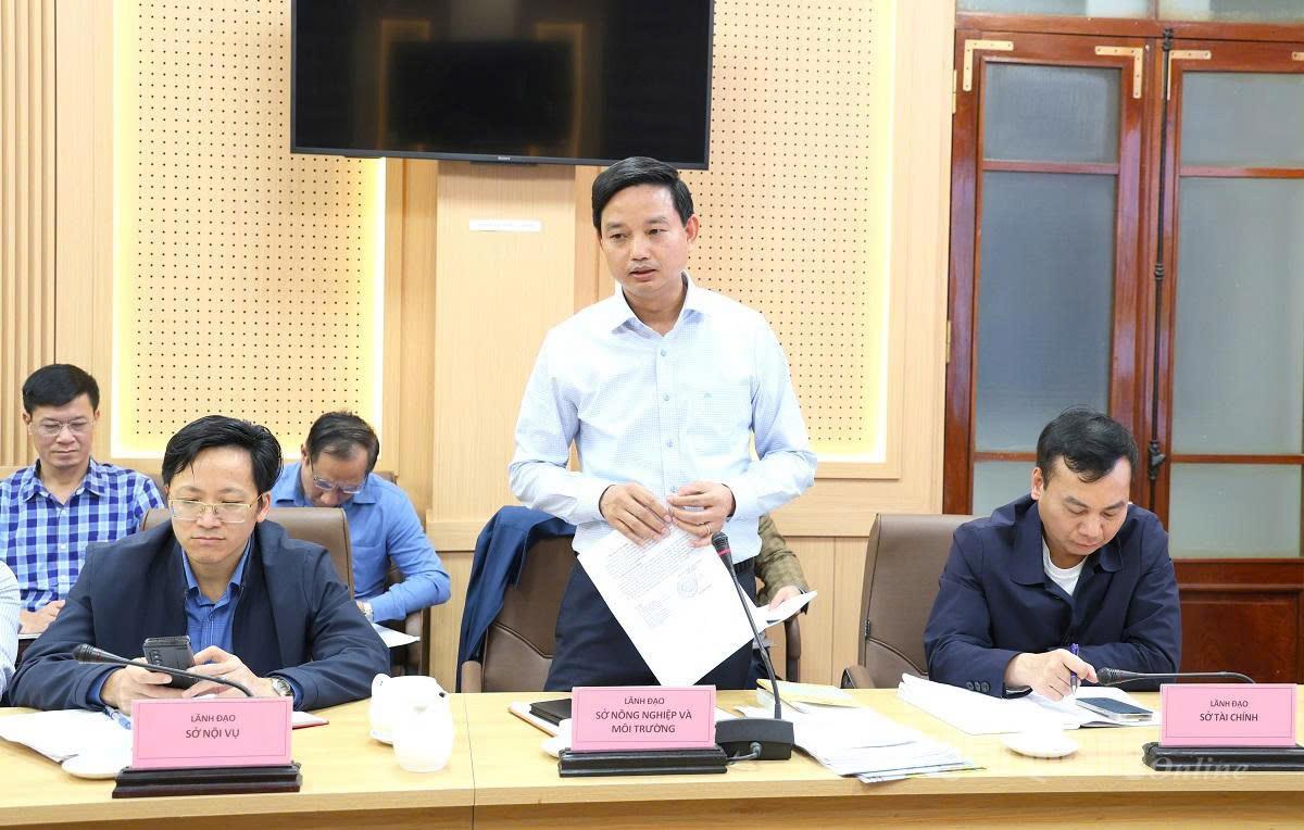 Kepala Departemen Pertanian dan Lingkungan Hidup berbicara pada pertemuan tersebut.