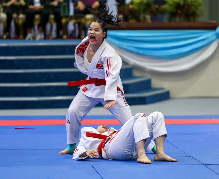 SEA Games 33 ngày 10-12: Việt Nam có huy chương đầu tiên - Ảnh 1.