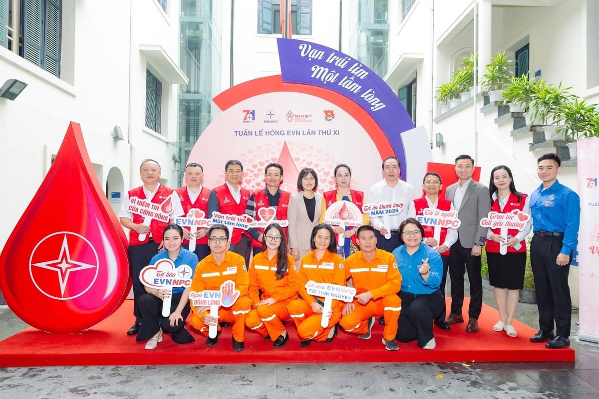 Bloddonasjonsbevegelsen blant EVNNPC-ansatte fortsetter å spre seg sterkt. Foto: EVNNPC Phong trào hiến máu của cán bộ công nhân viên EVNNPC tiếp tục lan tỏa mạnh mẽ. Ảnh: EVNNPC.