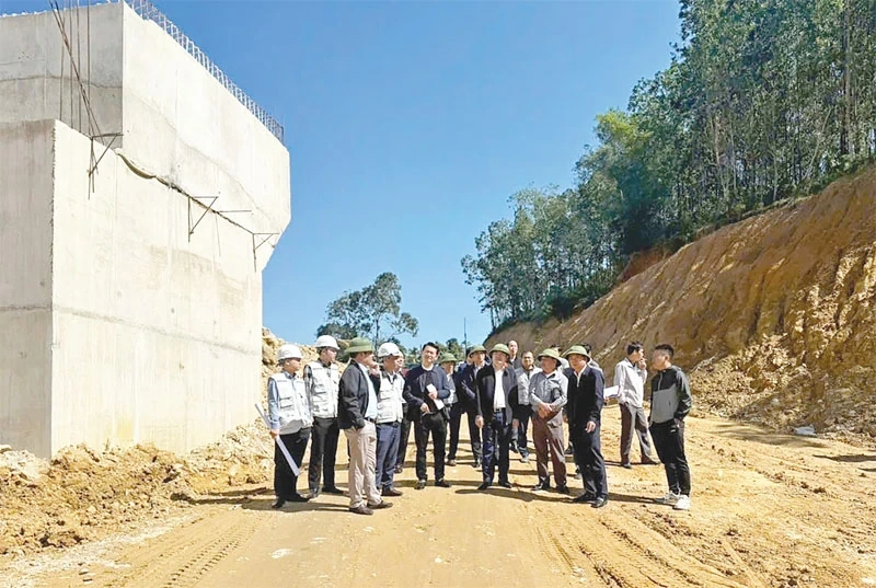 اجرای سریع کمپین توزیع بودجههای سرمایهگذاری عمومی.