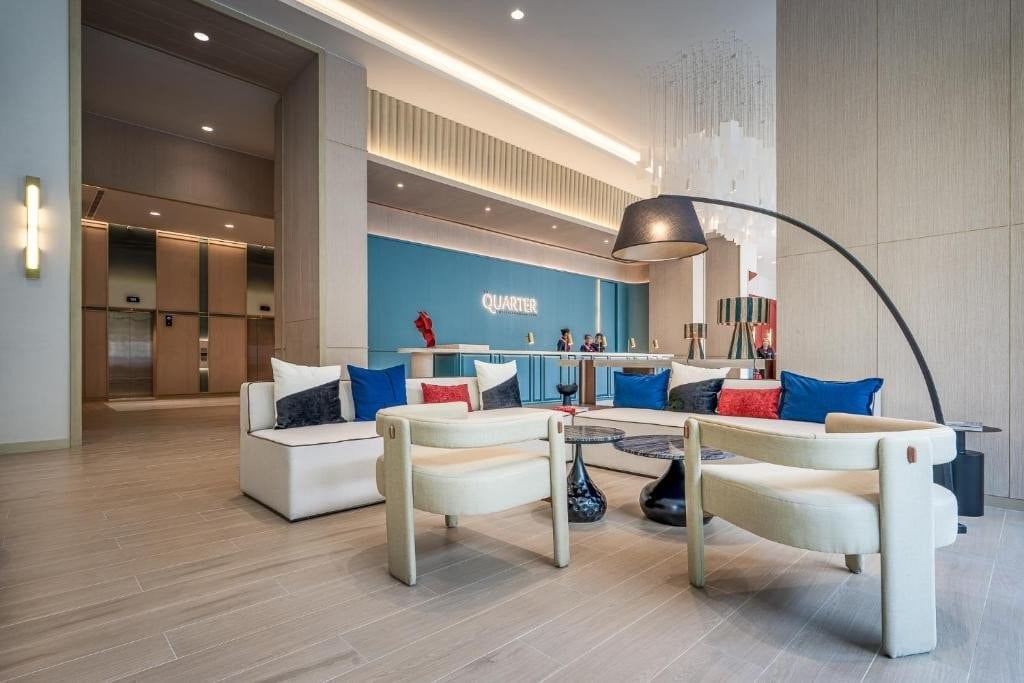 Lobi hotel modern. Foto: Booking.com