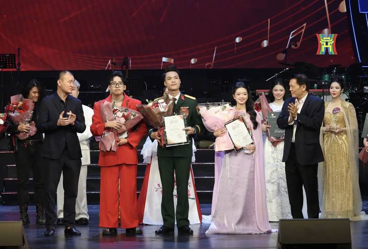 Con trai ca sĩ Trọng Tấn giành giải nhì, Đào Lê Phương Chi là quán quân Tiếng hát Hà Nội 2025 - Ảnh 7.