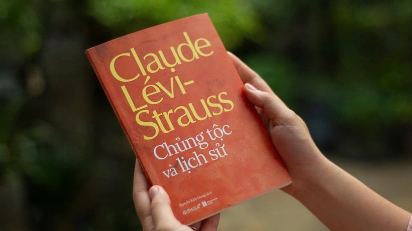 หนังสือ “เชื้อชาติและประวัติศาสตร์” (ภาพ: Omega Plus Books)