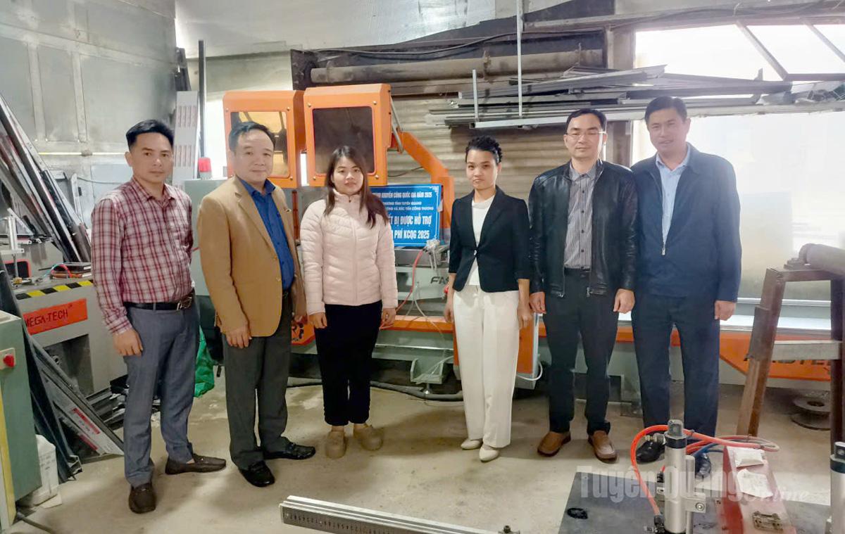 Predarea mașinii CNC de tăiat aluminiu cu două capete către Hoan Thien Trading and Manufacturing Co., Ltd.