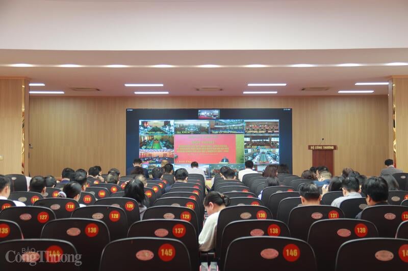 Conferentiescène. Foto: Thanh Tuan