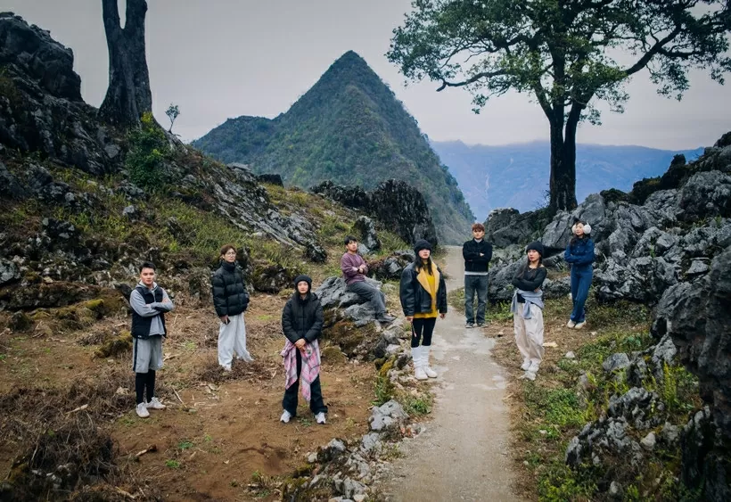 جوایز جهانی سفر، فلات سنگی دونگ وان را به عنوان مقصد برتر معرفی میکند. World Travel Awards vinh danh Cao nguyên đá Đồng Văn là điểm đến hàng đầu