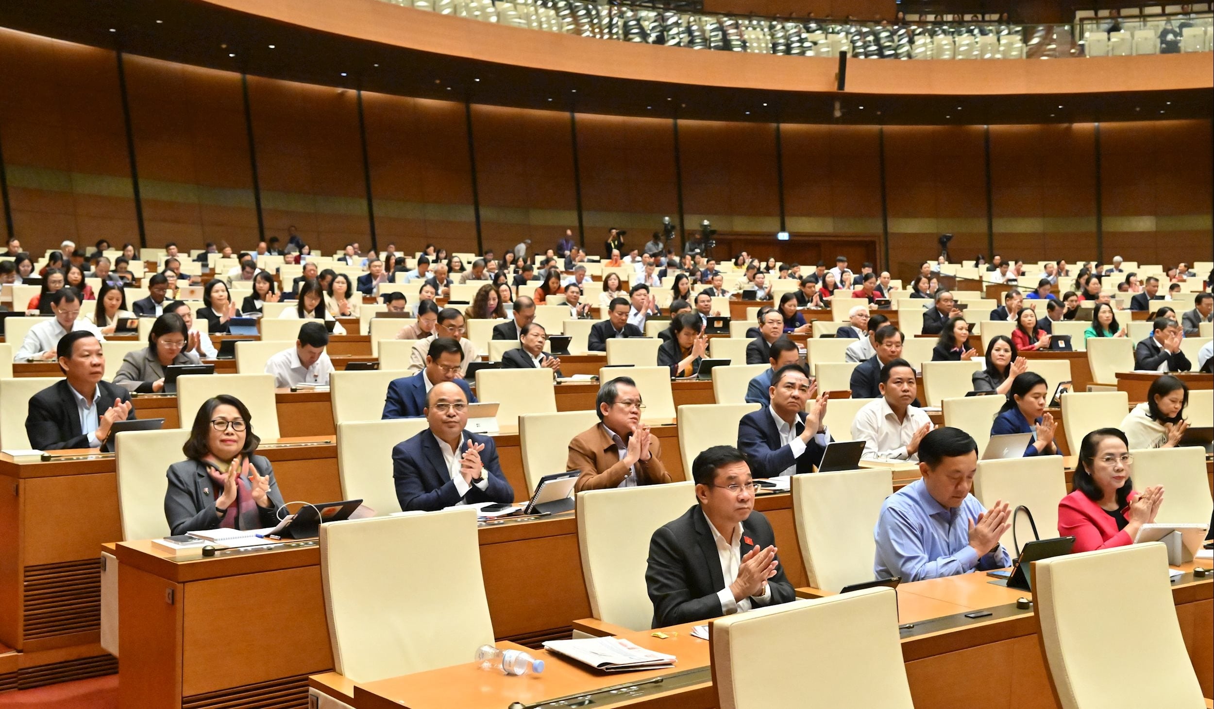 اجلاس میں مندوبین VQK_4390