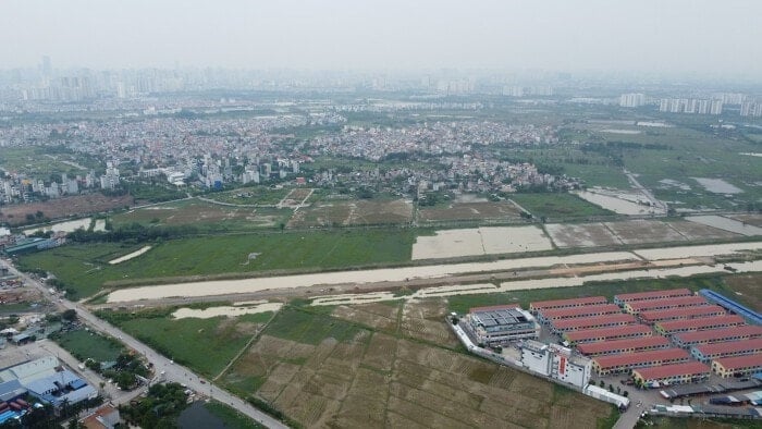 Vista panorâmica de um trecho da Rodovia Circular 4, atualmente em construção em Hanói.