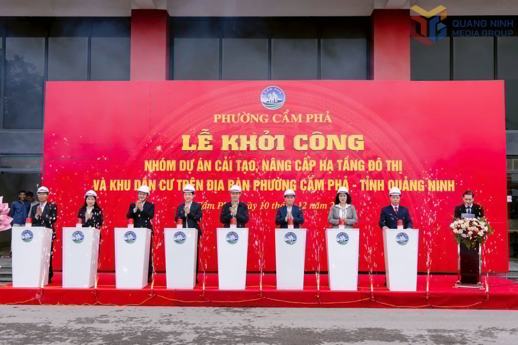 Delegatene utførte den første spadestikkseremonien for sju renoverings- og oppgraderingsprosjekter i byinfrastruktur.