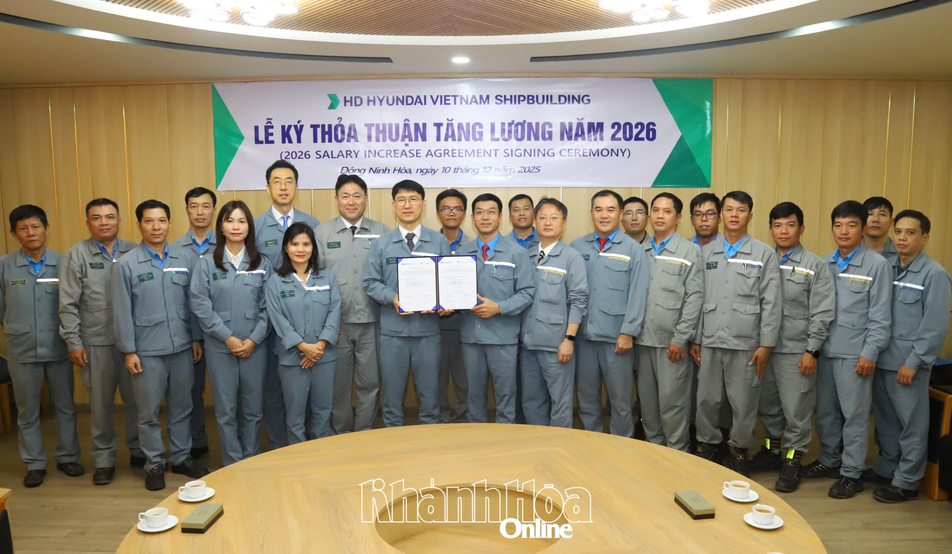 Исполнительный комитет низового профсоюза и руководство компании HD Hyundai Vietnam Shipbuilding Co., Ltd. подписали соглашение о повышении базовой заработной платы сотрудникам в 2026 году.