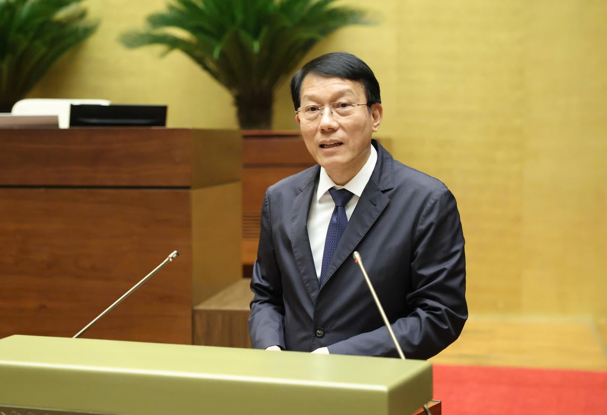 តាមរយៈច្បាប់សុវត្ថិភាពអ៊ីនធឺណិត៖ ការបង្រួបបង្រួមការគ្រប់គ្រង និងការការពារក្រុមដែលងាយរងគ្រោះនៅក្នុងអ៊ីនធឺណិត។ Thông qua Luật An ninh mạng: Thống nhất đầu mối quản lý, bảo vệ nhóm yếu thế trên không gian mạng