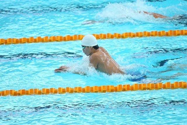 Hung Nguyen hat die Qualifikationsrunde überstanden und ist bereit, die Goldmedaille zu erobern. Kann Quang Thuan für eine Überraschung sorgen? - Foto 2. Hưng Nguyên vượt qua vòng loại, sẵn sàng chinh phục cú ‘poker’ HCV: Quang Thuấn liệu có tạo bất ngờ?- Ảnh 2.