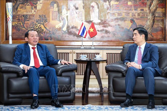 ຄຳບັນຍາຍຮູບພາບ