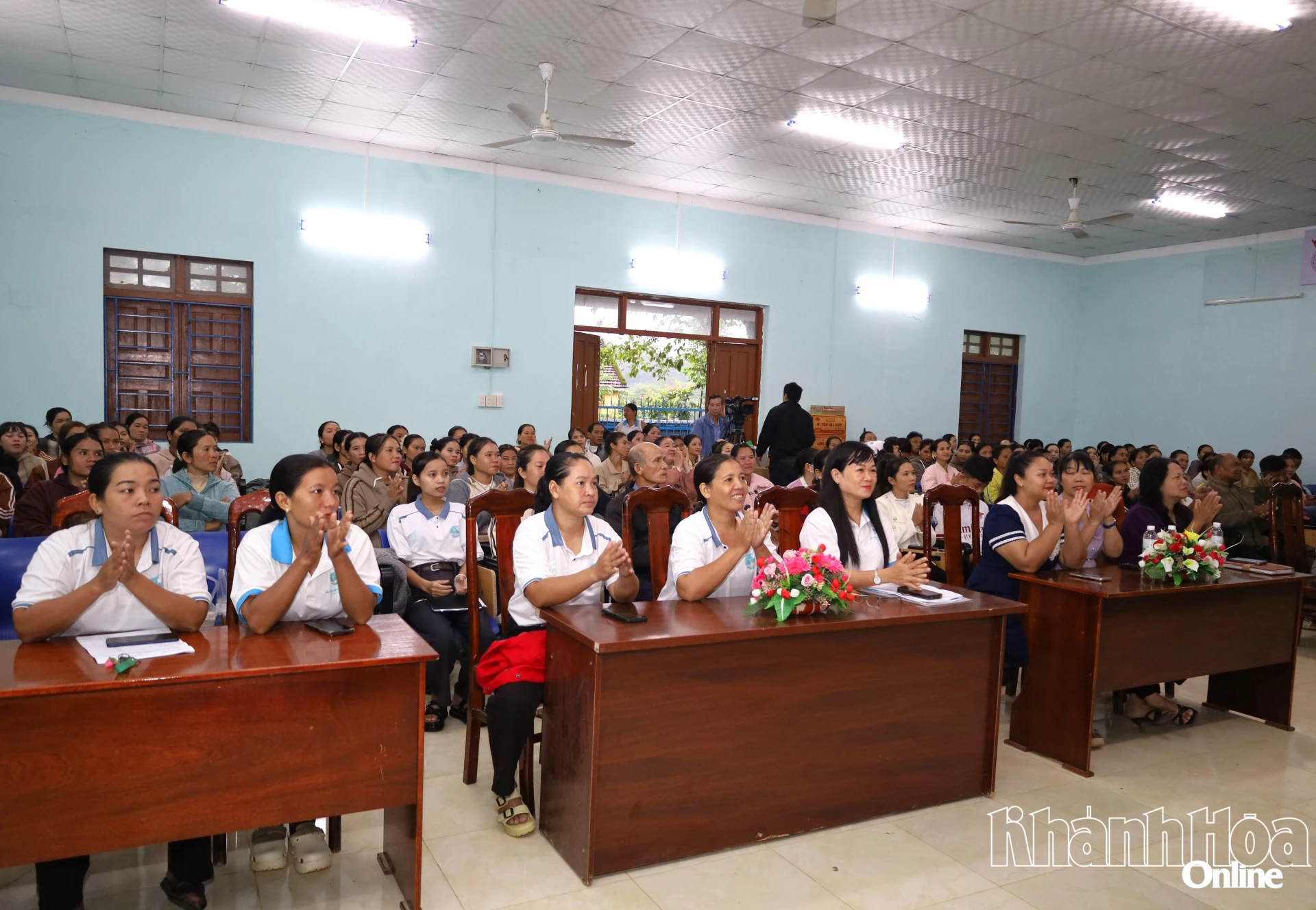 Делегаты, присутствовавшие на церемонии открытия.