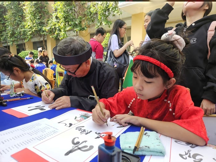 Úc cấm trẻ dưới 16 tuổi dùng mạng xã hội, Việt Nam có nên áp dụng? - Ảnh 3.