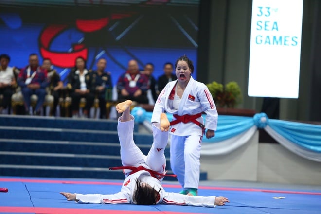 Độc lạ môn võ có cả ông già Noel, ninja... 'đại náo' sàn đấu SEA Games 33- Ảnh 2.