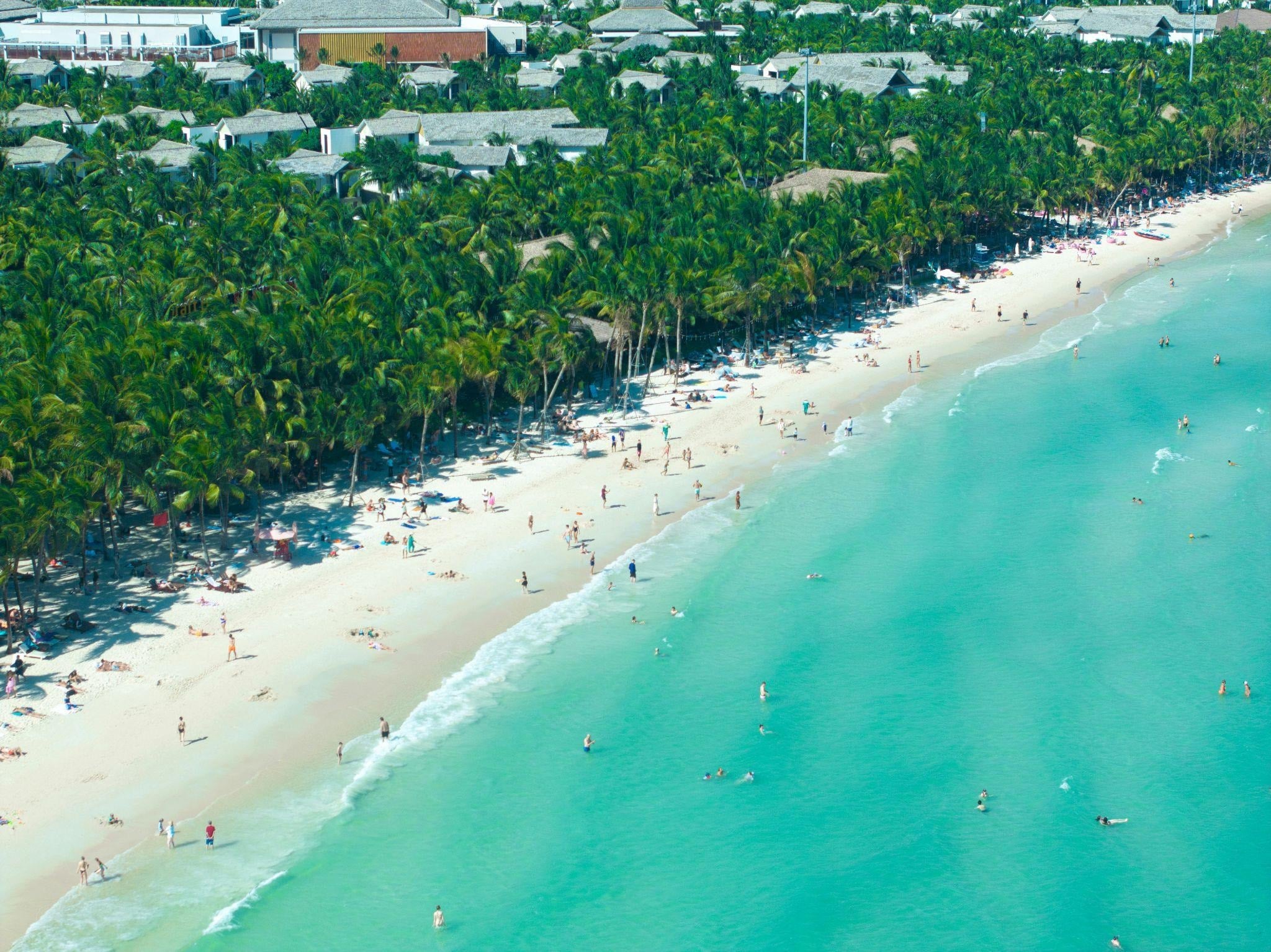 Pláž Bai Kem na ostrově Phu Quoc - jedna z nejkrásnějších pláží na planetě.