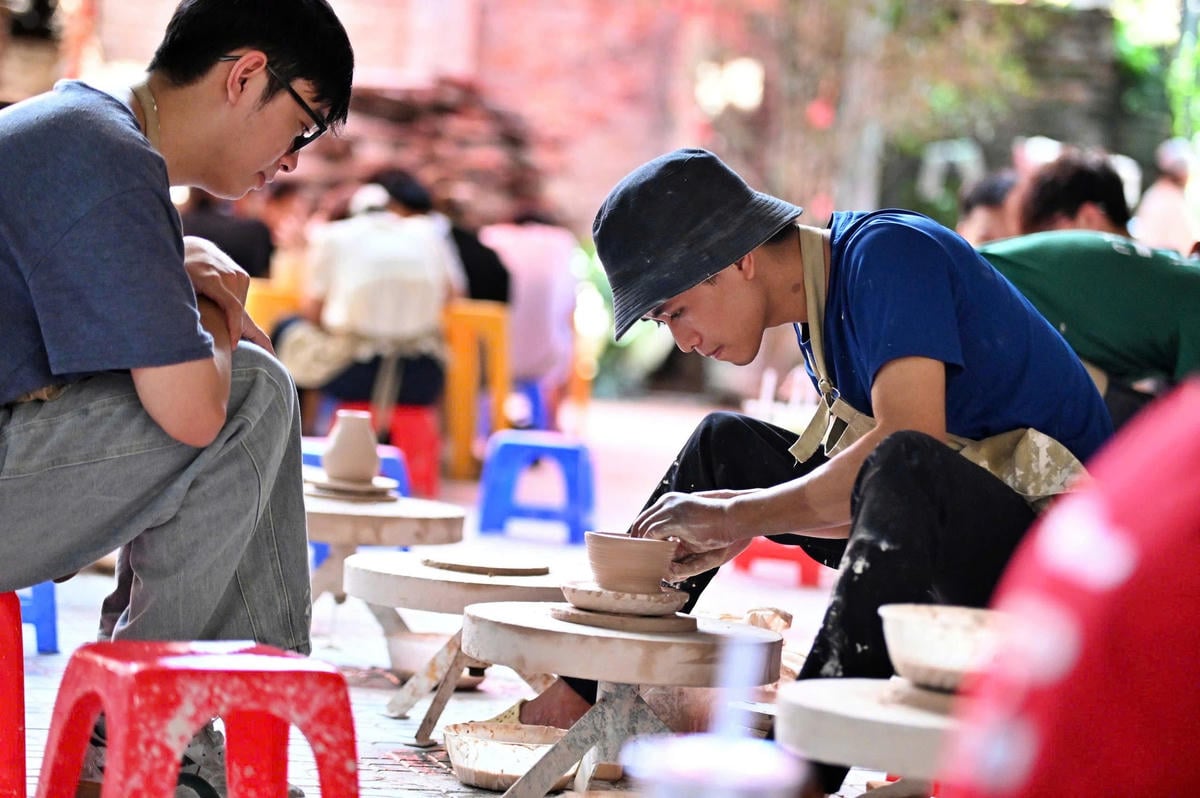 Đánh thức giá trị làng nghề trên những dòng sông - Ảnh 1.