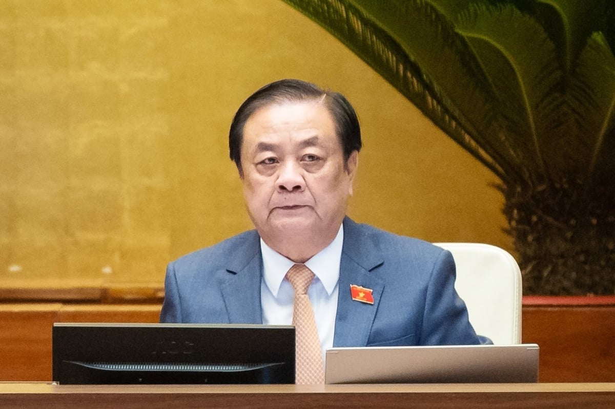 জাতীয় পরিষদের ডেপুটি স্পিকার লে মিন হোয়ান অধিবেশনে সভাপতিত্ব করেন। ছবি: ফাম থাং। Phó Chủ tịch Quốc hội Lê Minh Hoan điều hành phiên họp. Ảnh: Phạm Thắng.