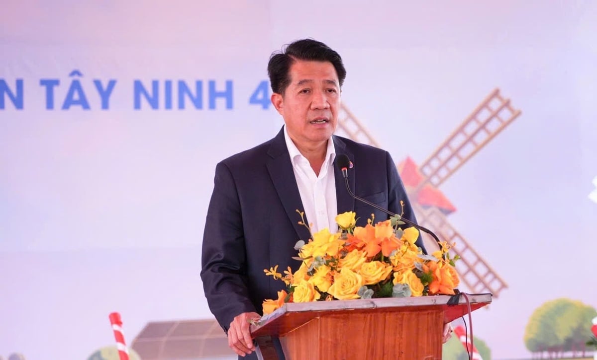 Herr Vu Manh Hung, styrelseordförande för Hung Nhon-gruppen. Ông Vũ Mạnh Hùng, Chủ tịch HĐQT tập đoàn Hùng Nhơn.