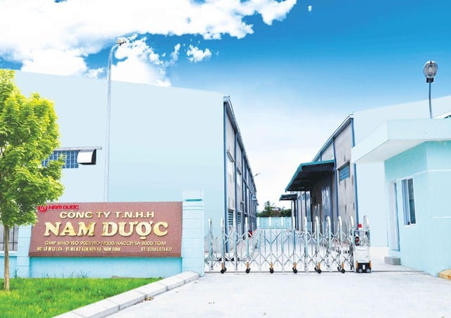 Qu'est-ce qui rend la certification GMP-OMS de l'usine Nam Duoc si spéciale ? - Image 1. Nhà máy Nam Dược đạt chuẩn GMP-WHO gì đặc biệt?- Ảnh 1.