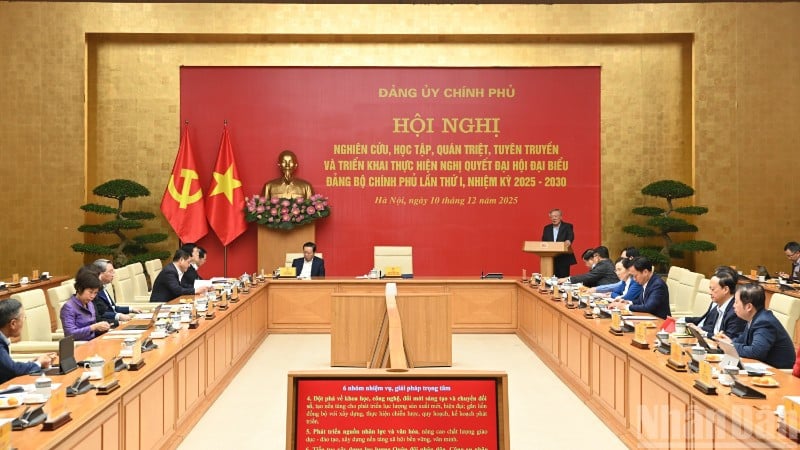 Scena konferencyjna.