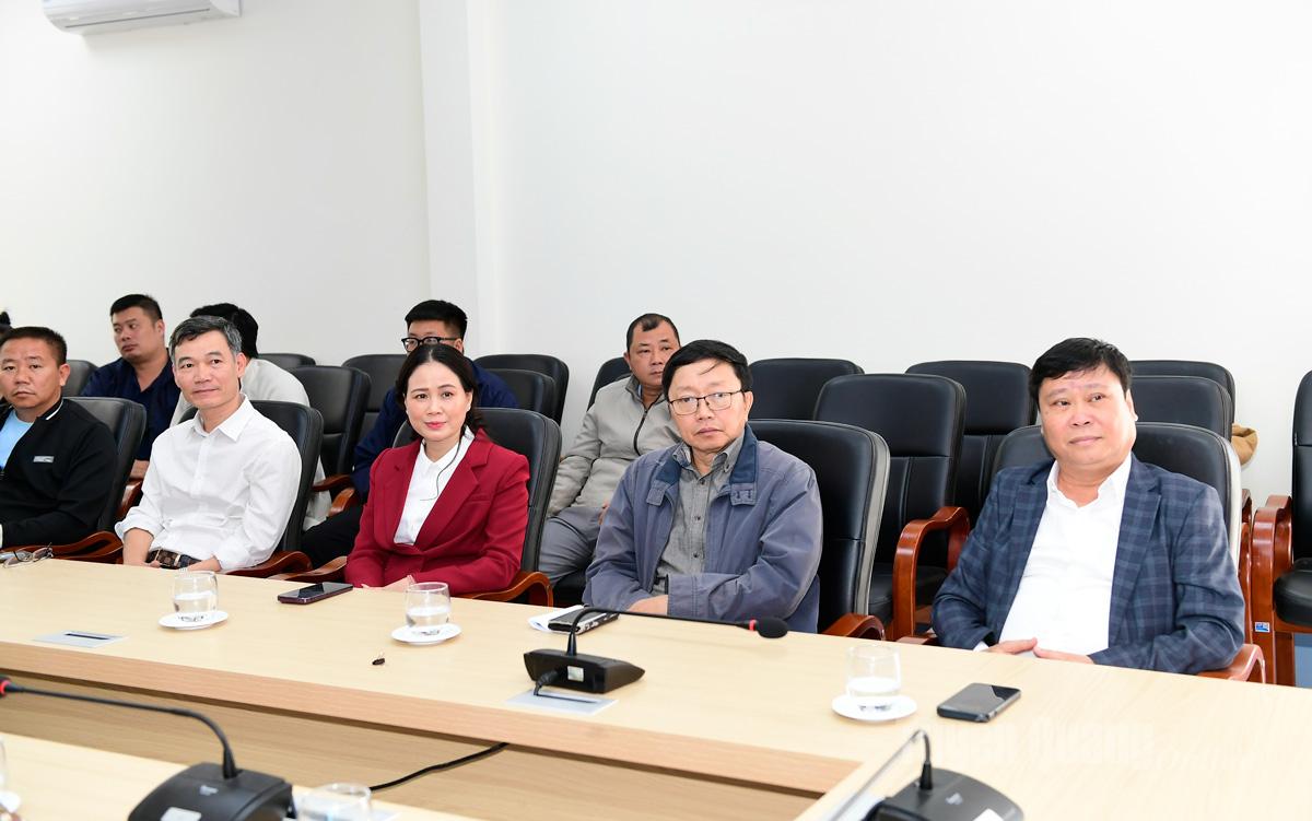 Sáng 10-12, Báo và phát thanh, truyền hình Tuyên Quang phối hợp với Hội Điện ảnh Việt Nam tổ chức bế mạc lớp tập huấn bồi dưỡng nâng cao nghiệp vụ làm phim phóng sự và phim tài liệu truyền hình.