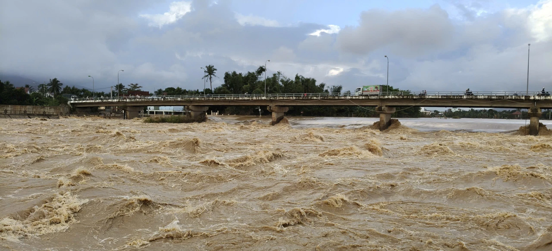 Nivelul inundațiilor de pe râul Cai din Nha Trang este în ușoară creștere.