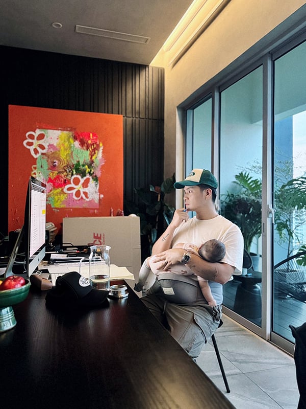 Con gái 5 tháng tuổi của Ngô Thanh Vân lần đầu được đi máy bay - Ảnh 8.