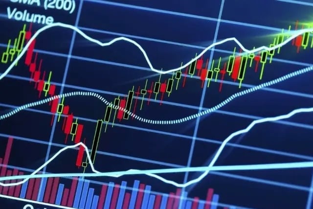 ភាគហ៊ុន Blue-chip កំពុងបង្ហាញពីភាពខុសគ្នាខ្លាំង ជាមួយនឹងដើមទុនហូរចេញពីភាគហ៊ុនធំ និងចូលទៅក្នុងភាគហ៊ុនពាក់កណ្តាល និងតូច។ Bluechips phân hóa mạnh, dòng tiền rời nhóm lớn tìm đến cổ phiếu vừa và nhỏ