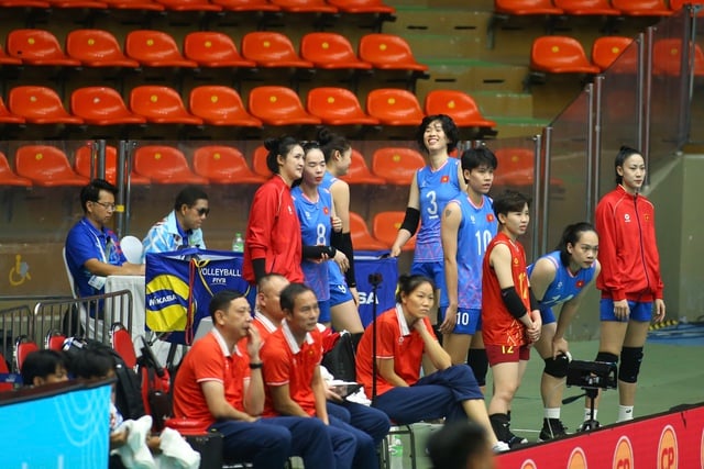 Sao Thanh Thúy dự bị, bóng chuyền nữ Việt Nam vẫn dễ dàng đè bẹp Myanmar- Ảnh 4.