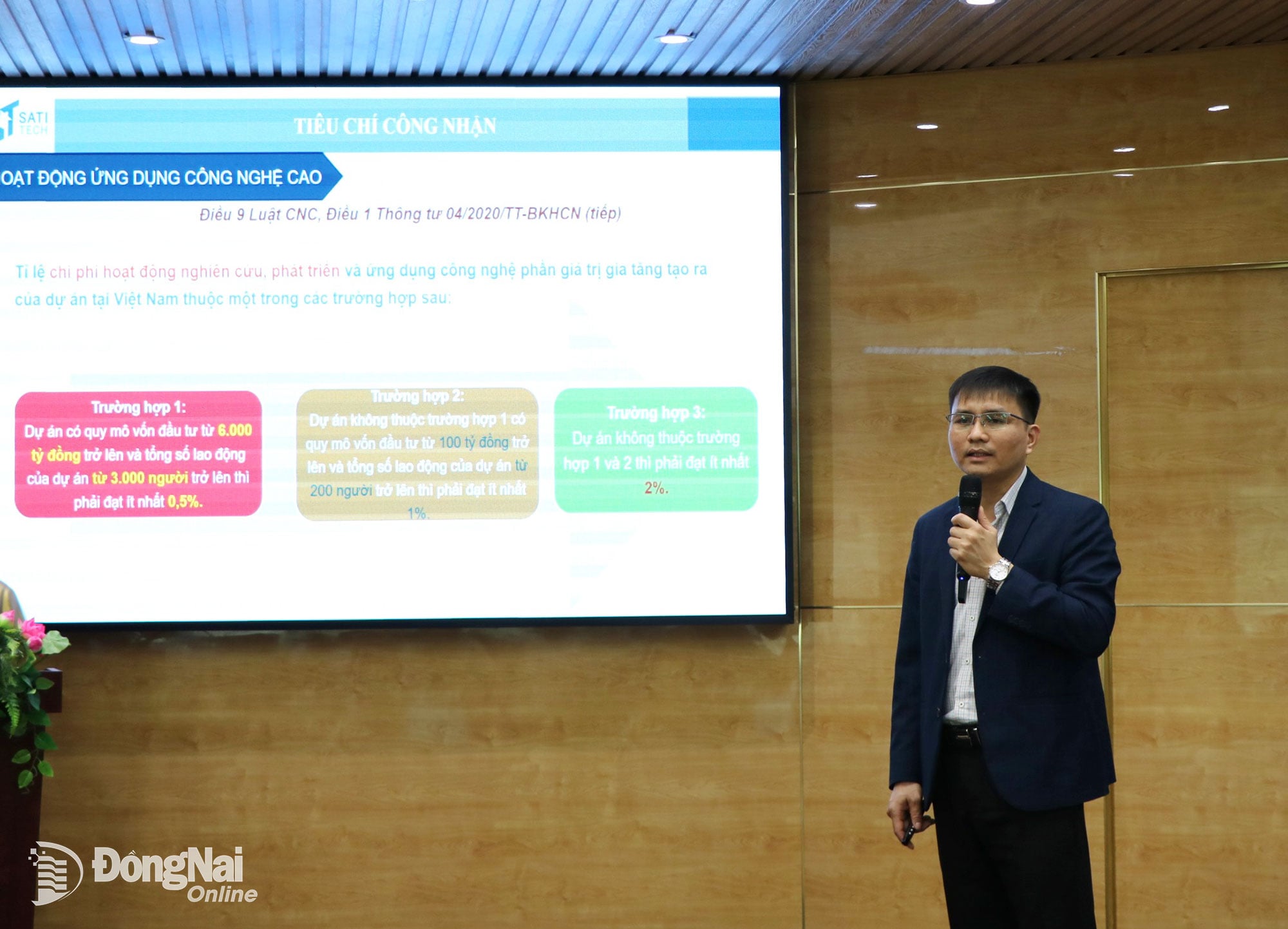 O Sr. Nguyen Van Thanh, Diretor do Centro para a Promoção do Desenvolvimento do Mercado de Ciência e Tecnologia, compartilhou suas ideias na conferência. Foto: Vuong The