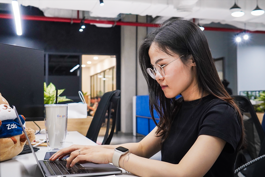 ប្អូនប្រុស Zalo ២