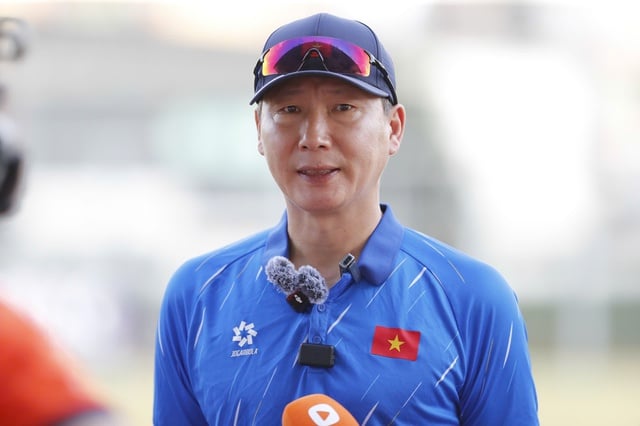 Trenér Kim: „Hrdost vietnamského týmu do 23 let byla zraněna, vítězství je nezbytné“ - Obrázek 1. HLV Kim: 'Lòng tự trọng U.23 Việt Nam bị tổn thương, chiến thắng là bắt buộc'- Ảnh 1.