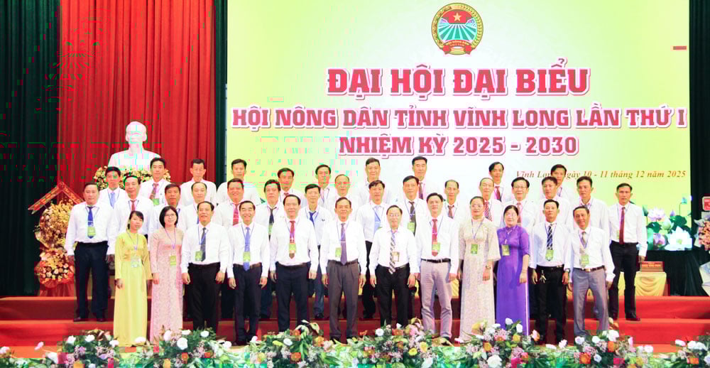 គណៈប្រតិភូដែលចូលរួមសមាជបានថតរូបអនុស្សាវរីយ៍។