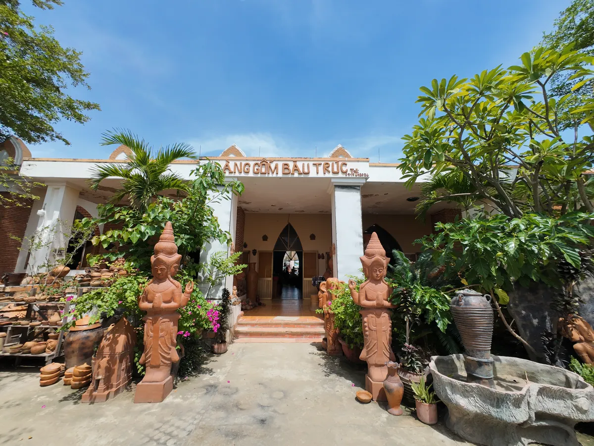 Khánh Hòa: Đầu tư hơn 205 tỷ đồng bảo vệ di sản nghệ thuật làm gốm của người Chăm - Ảnh 1.