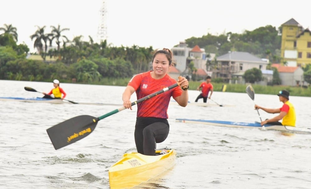 นักกีฬาเรือพายคู่หูคว้าเหรียญทองแรกให้กับคณะกีฬาของเวียดนาม - ภาพที่ 2