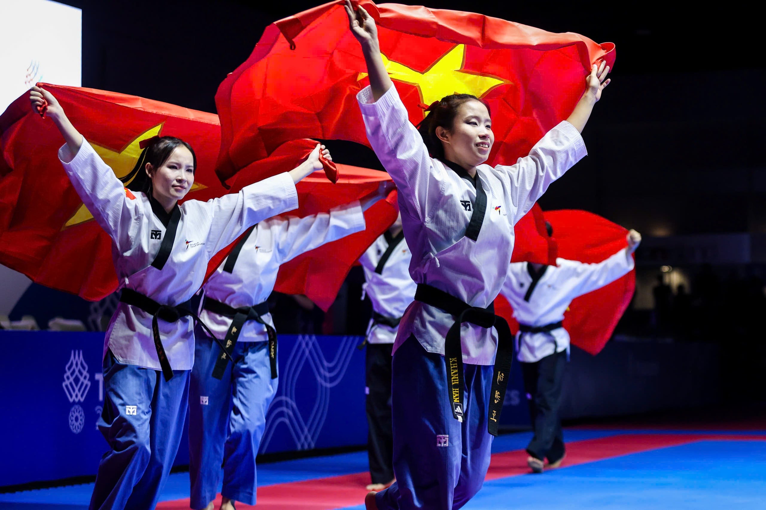 Võ sĩ trẻ bật khóc ngon lành sau khi giành vàng taekwondo: Một ngày đầy cung bậc cảm xúc!- Ảnh 2.