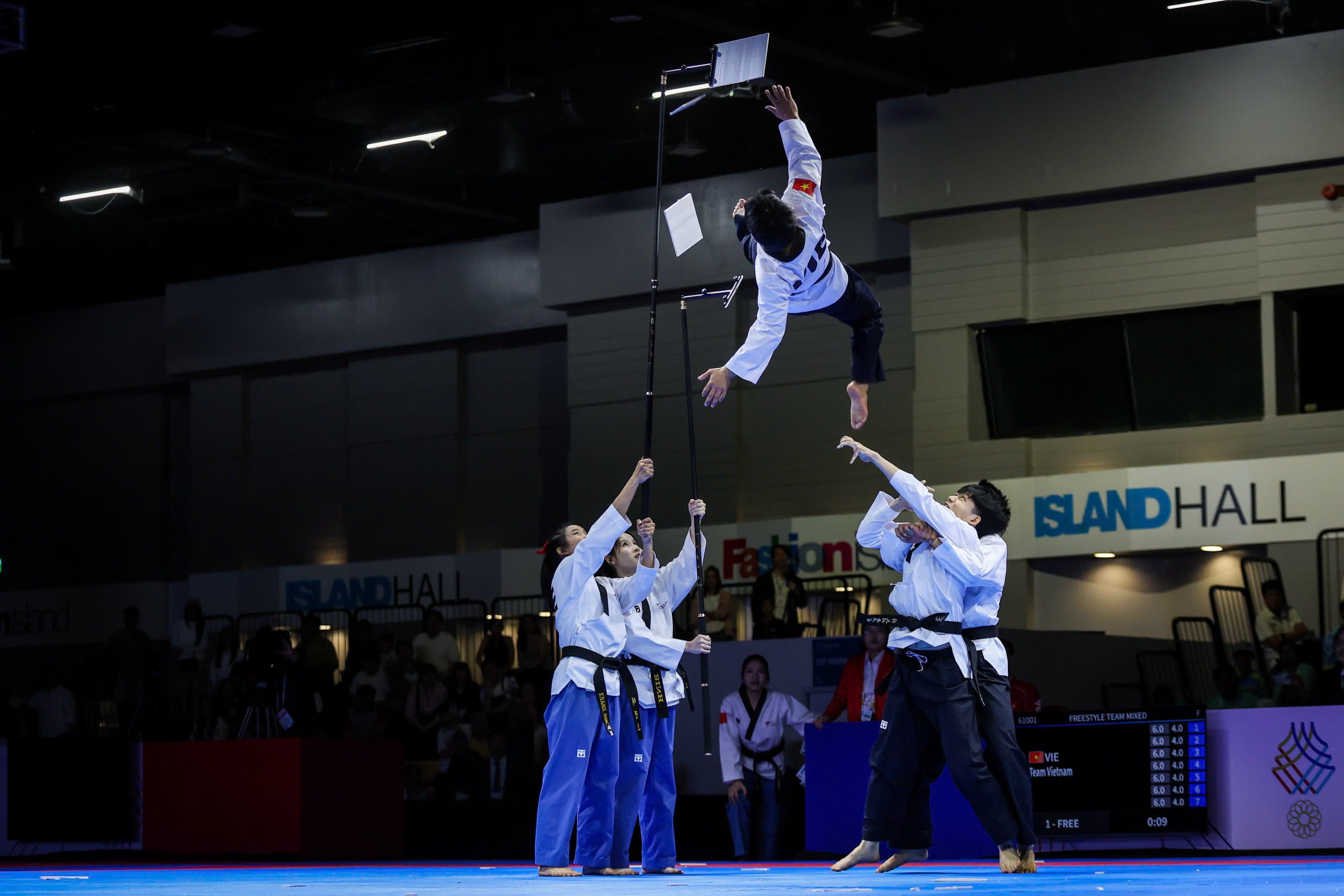 Võ sĩ trẻ bật khóc ngon lành sau khi giành vàng taekwondo: Một ngày đầy cung bậc cảm xúc!- Ảnh 3.