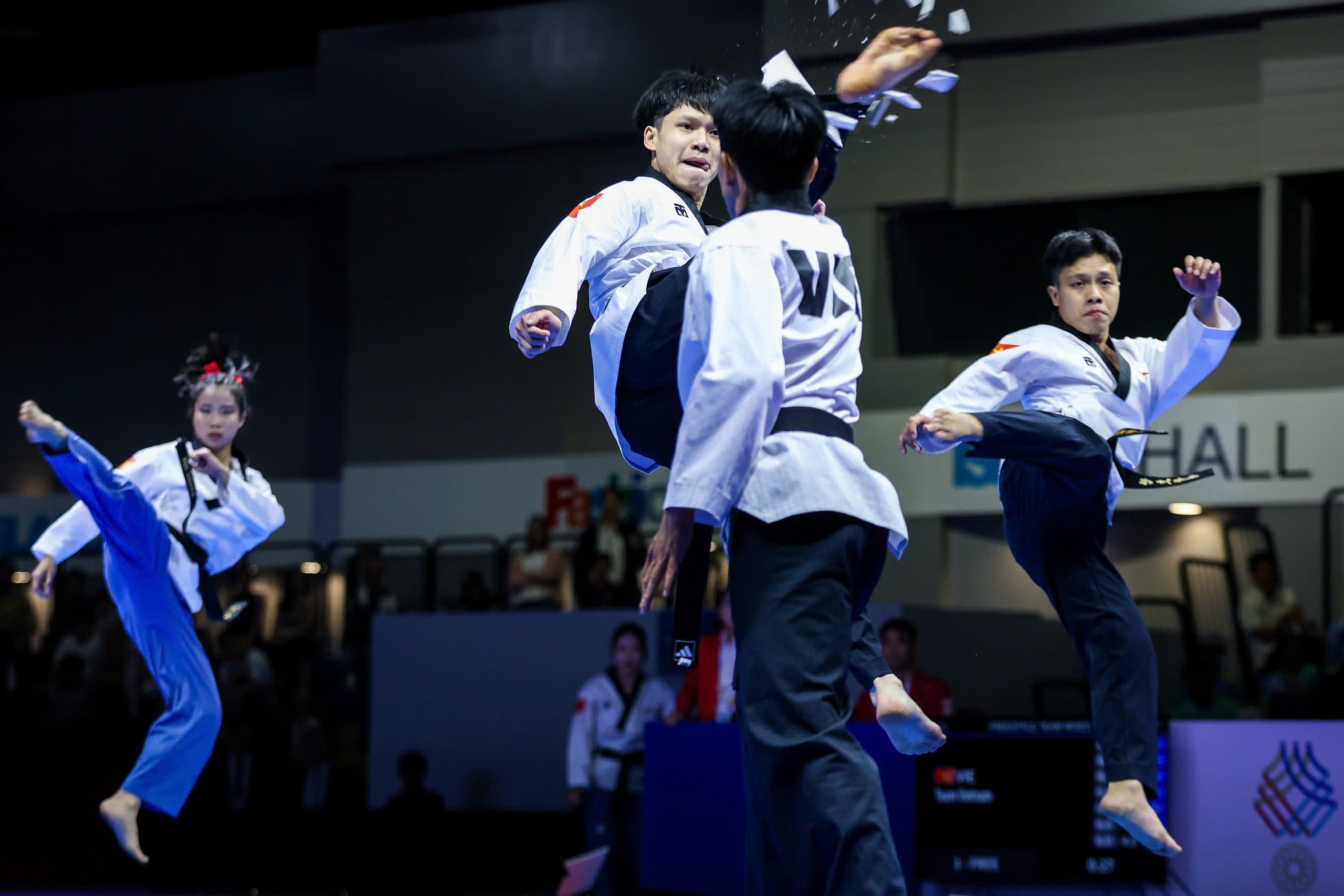 Võ sĩ trẻ bật khóc ngon lành sau khi giành vàng taekwondo: Một ngày đầy cung bậc cảm xúc!- Ảnh 5.